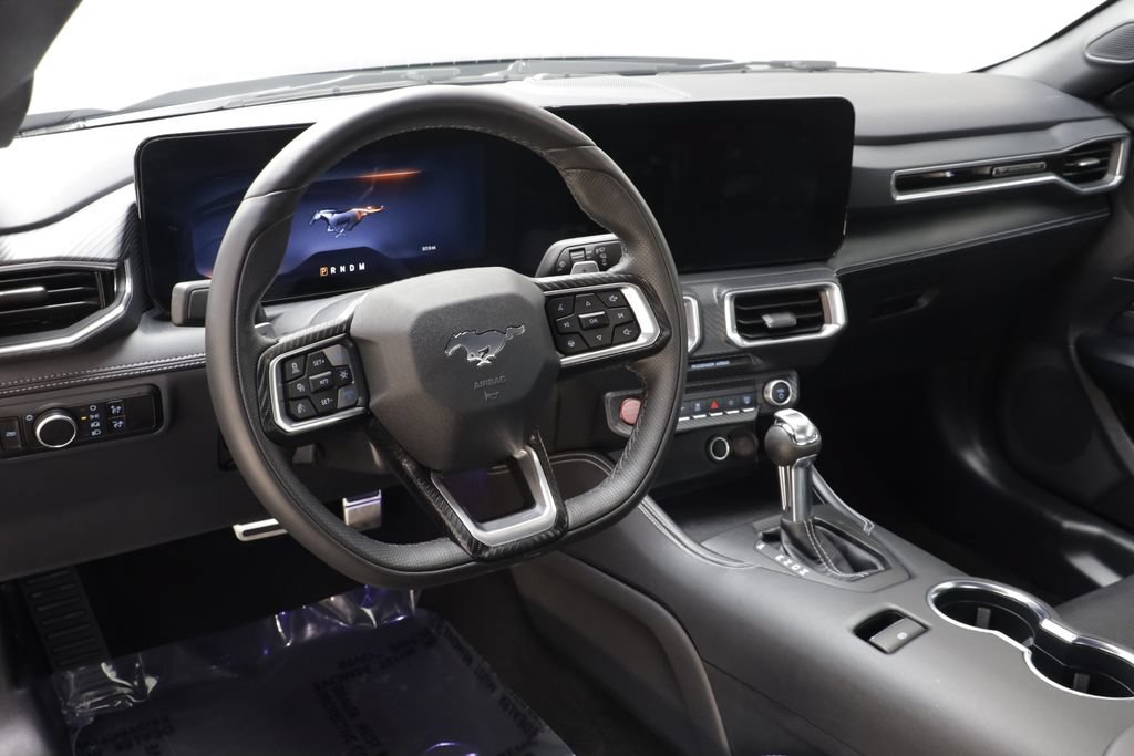 Used 2025 Ford Mustang GT Premium RWD image 7