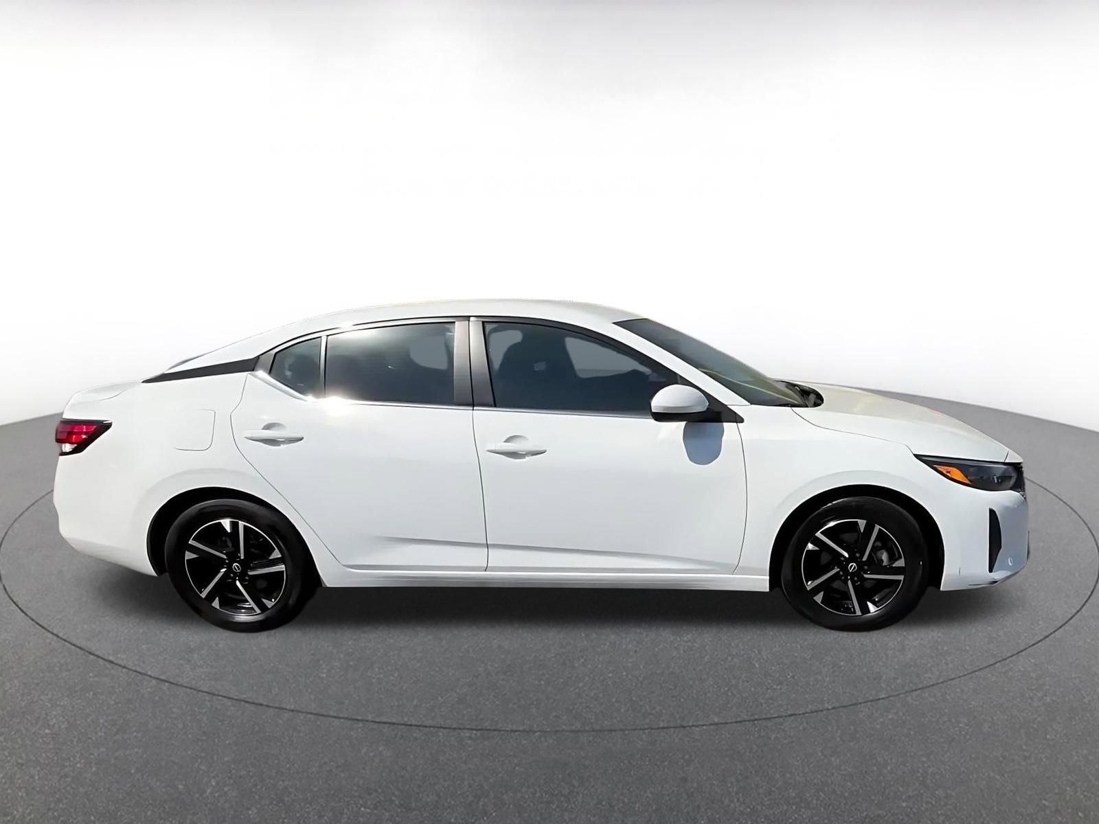 Used 2025 Nissan Sentra SV image 16