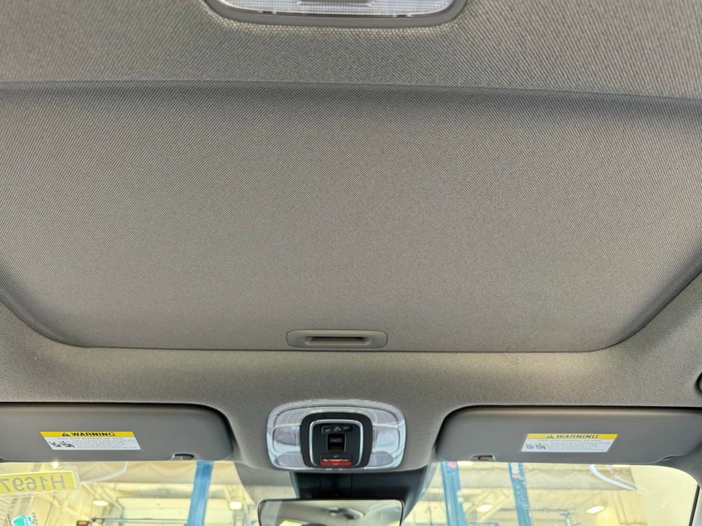 New 2025 Hyundai Elantra SEL image 3