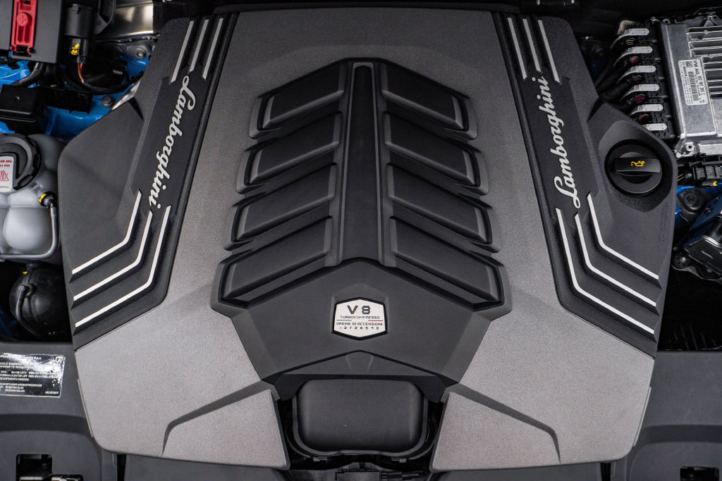 Used 2024 Lamborghini Urus Performante AWD/4WD image 36