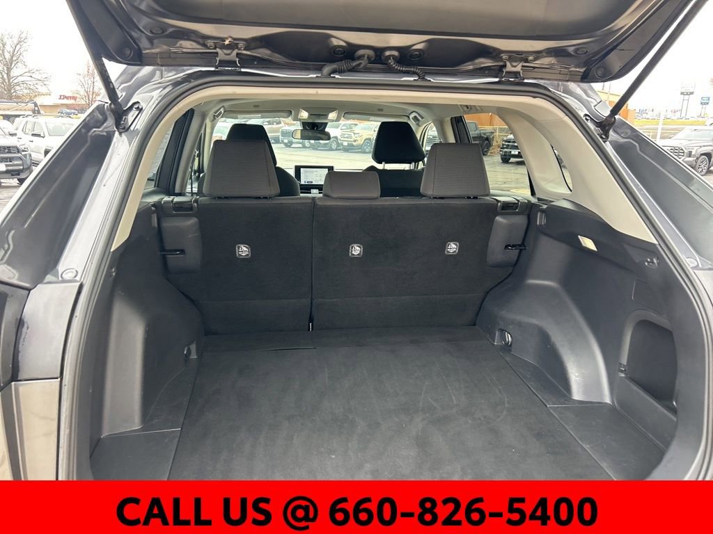 Used 2025 Toyota RAV4 LE AWD/4WD image 11