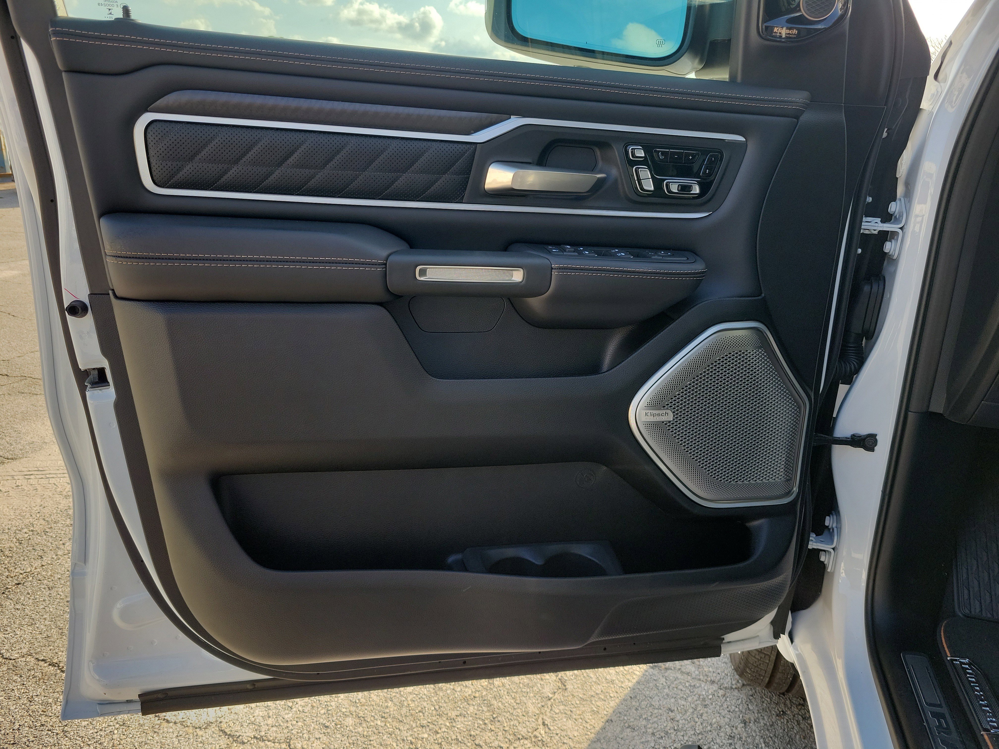 New 2026 RAM 1500 Tungsten w/ Trailer Tow Group AWD/4WD image 11