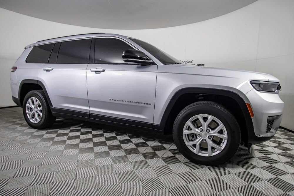 Used 2023 Jeep Grand Cherokee L Limited AWD/4WD image 2
