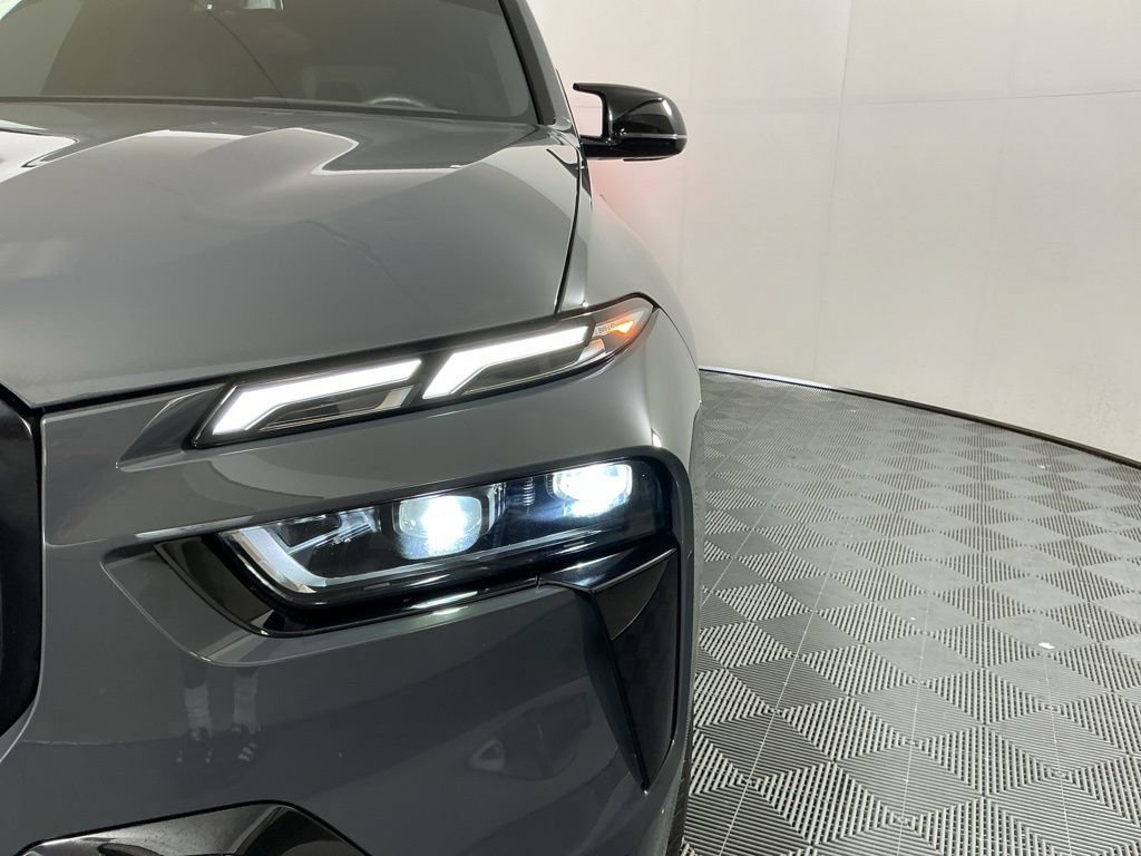 Certified 2025 BMW X7 M60i AWD/4WD image 8
