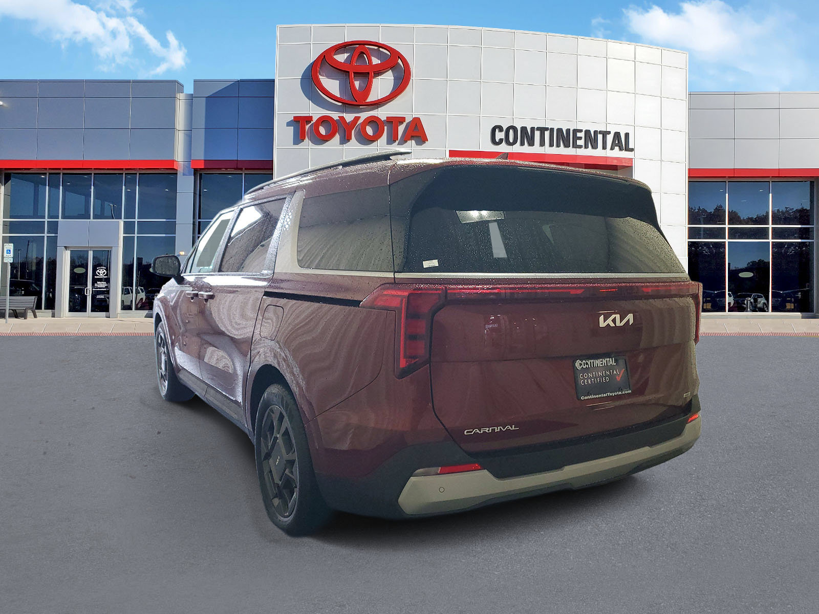 Used 2025 Kia Carnival EX FWD image 4