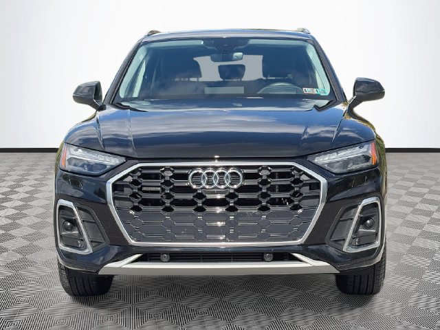 Used 2022 Audi Q5 e Prestige AWD/4WD image 2
