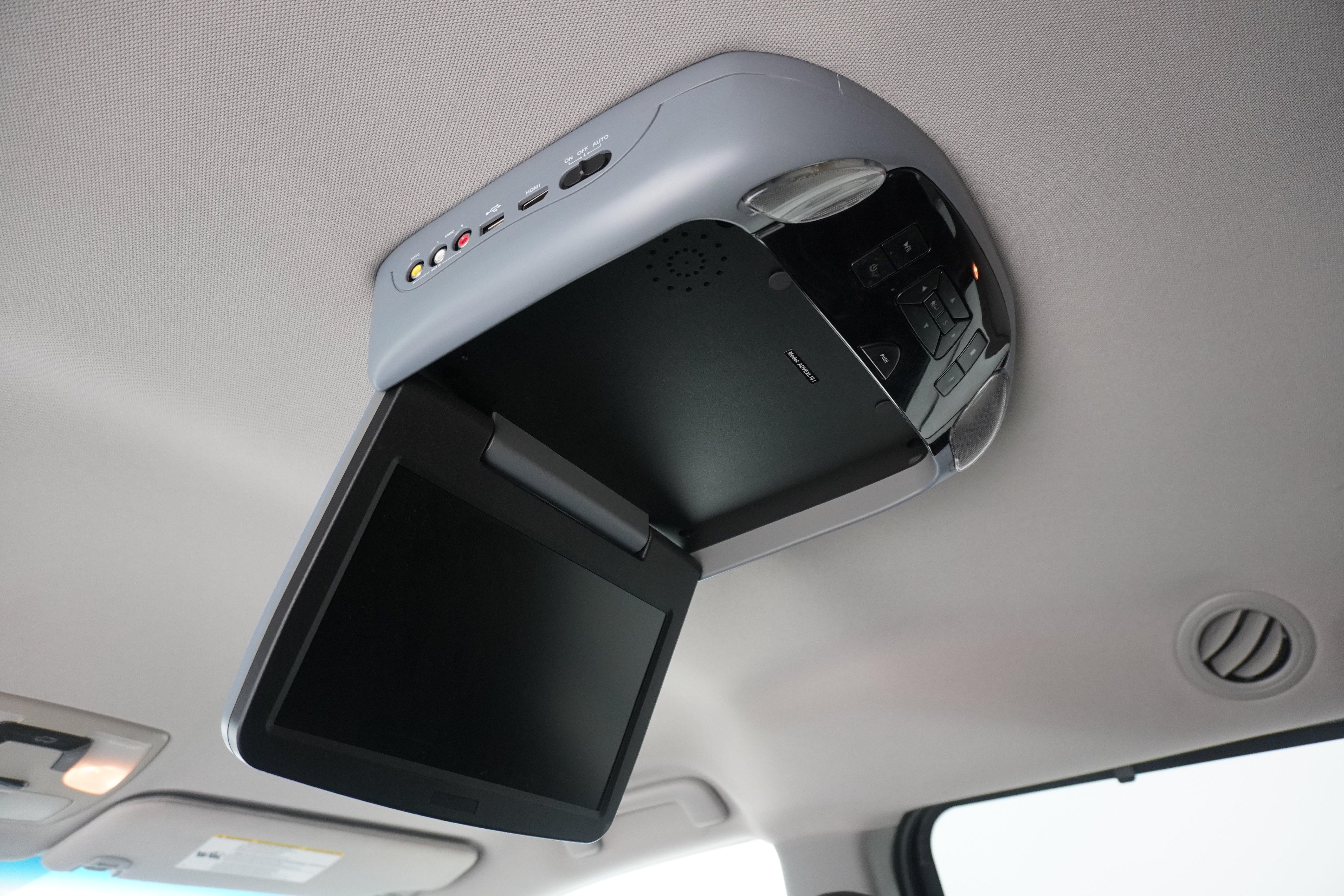 Used 2016 Toyota Sienna SE FWD image 15