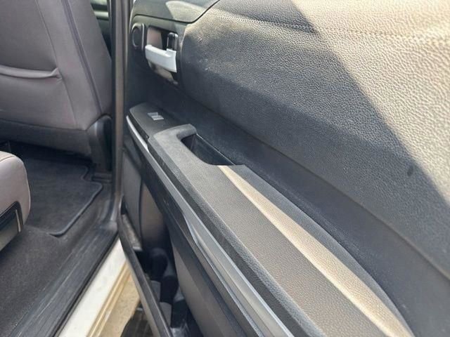 Used 2015 Toyota Tundra SR5 w/ SR5 Upgrade Package image 32