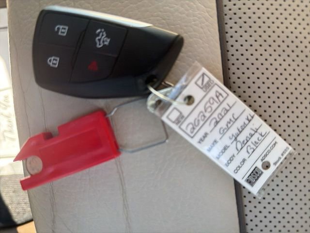 Used 2021 GMC Yukon XL Denali w/ Denali Premium Package image 34