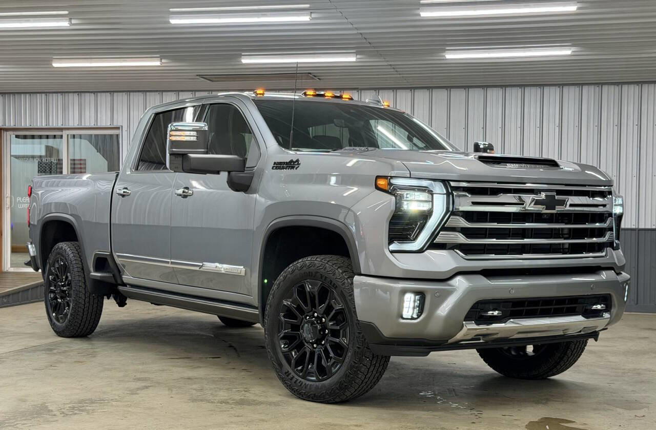 Used 2024 Chevrolet Silverado 2500 High Country w/ High Country Premium Package image 1