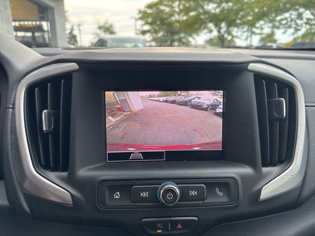Used 2023 GMC Terrain SLE image 17