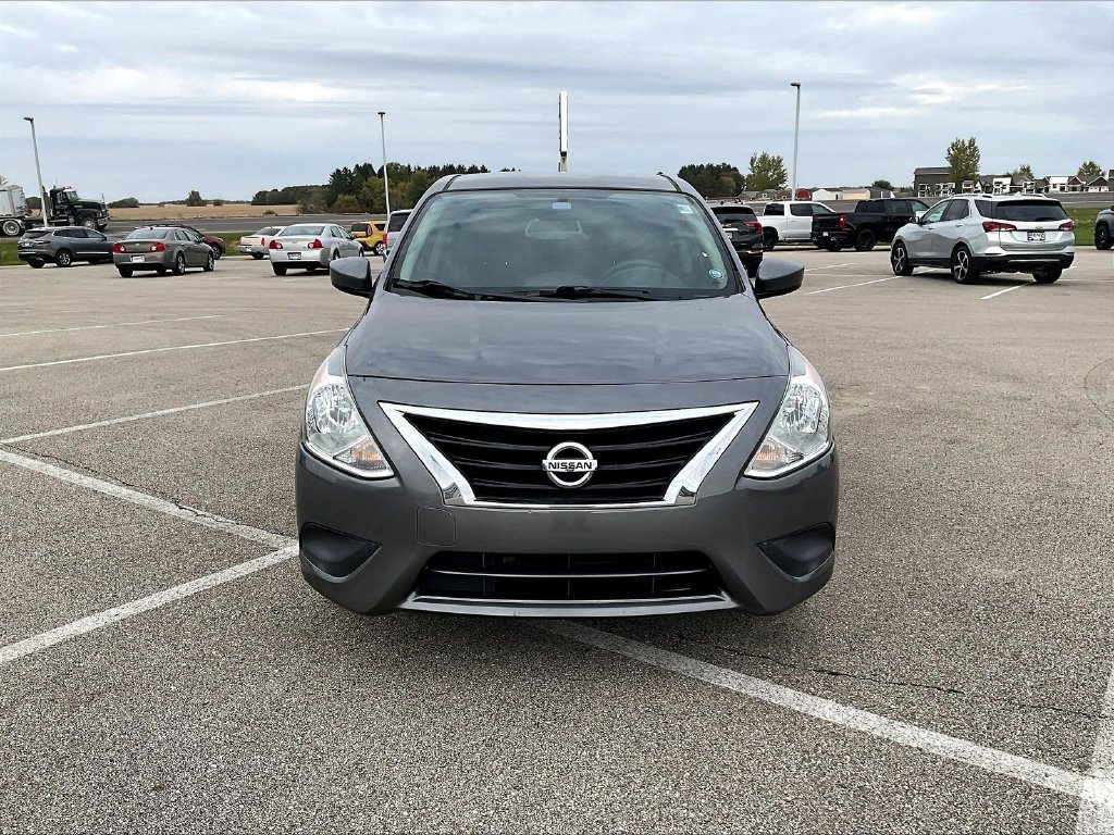 Used 2019 Nissan Versa S Plus FWD image 2