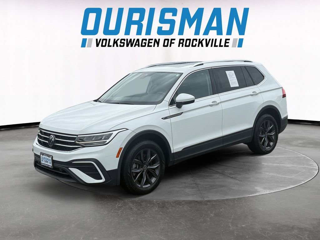 Used 2022 Volkswagen Tiguan SE w/ Panoramic Sunroof Package AWD/4WD image 2