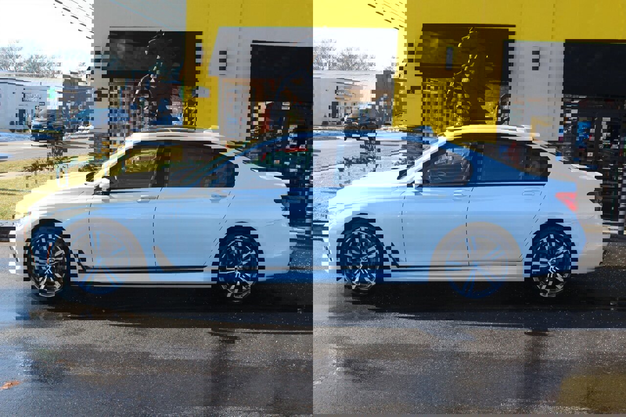 Used 2019 BMW 740i w/ Executive Package image 30