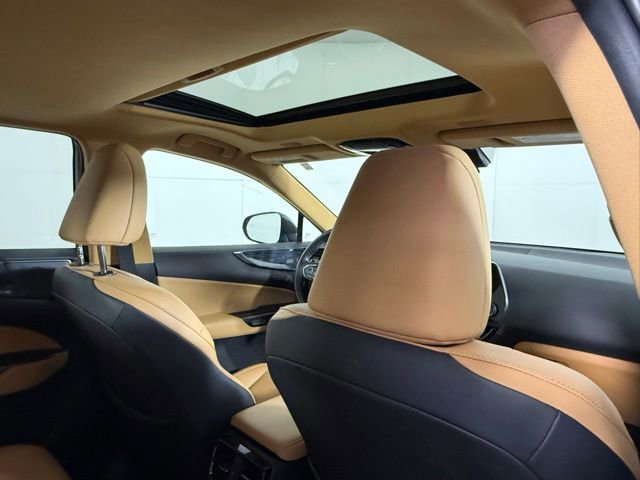 Used 2024 Lexus NX 250 FWD w/ Towing Package (2000 Lbs) image 29