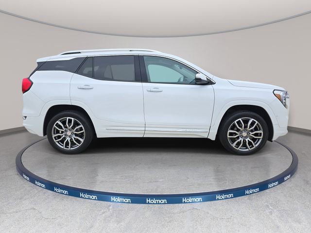 Used 2024 GMC Terrain Denali w/ Denali Premium Package AWD/4WD image 5
