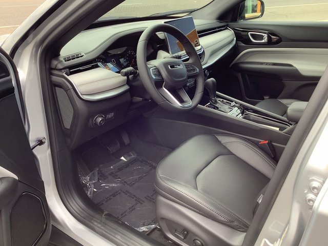 New 2026 Jeep Compass Limited image 7