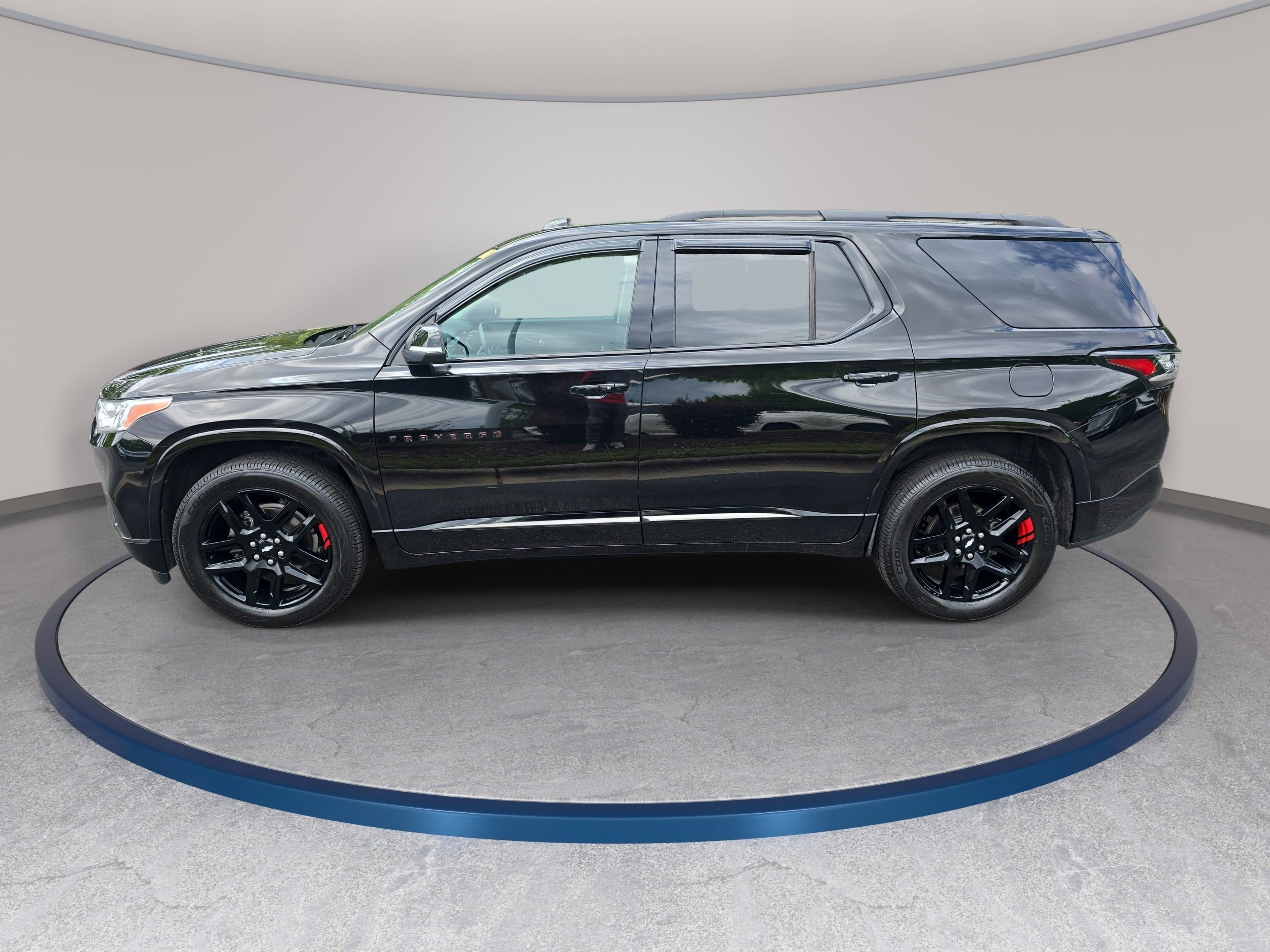Used 2021 Chevrolet Traverse Premier w/ Redline Edition FWD image 8