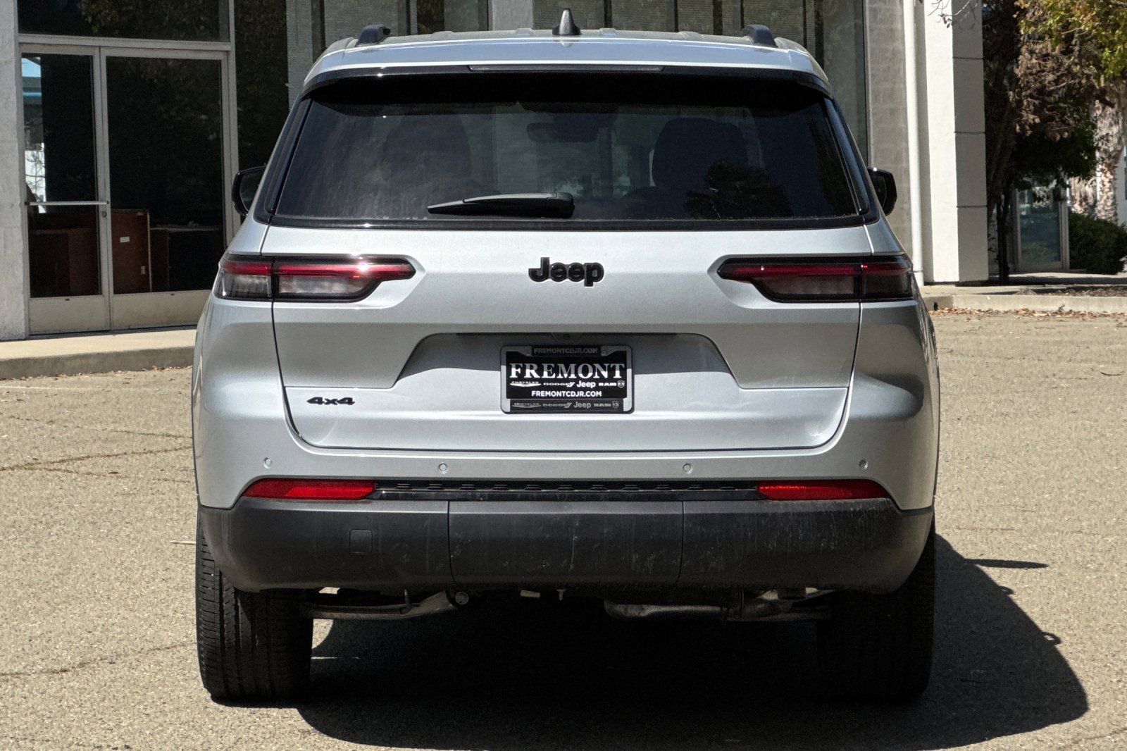 Certified 2025 Jeep Grand Cherokee L Altitude image 4