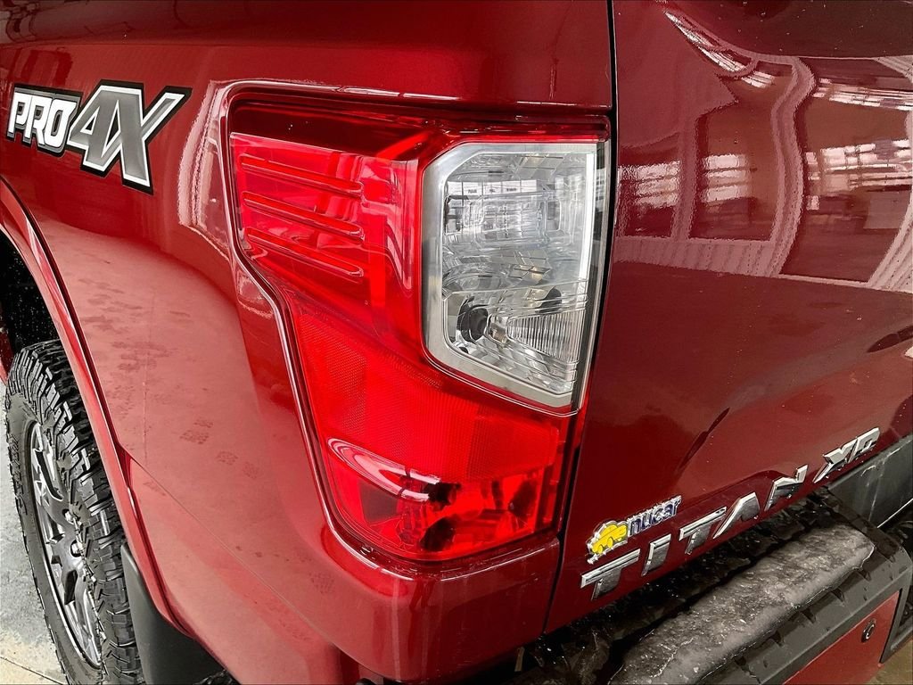 Used 2018 Nissan Titan PRO-4X w/ Pro-4x Convenience Package AWD/4WD image 33