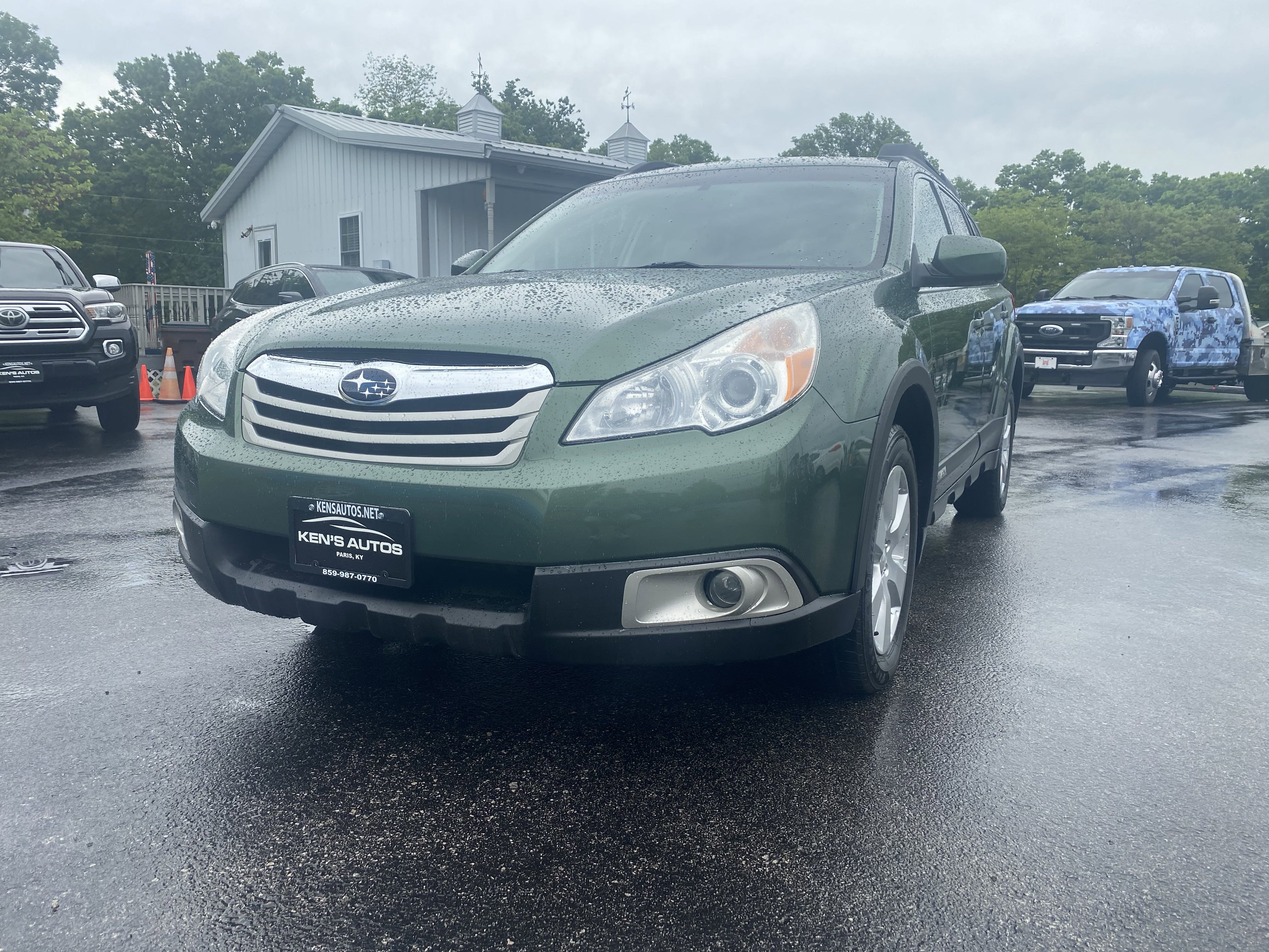 Used 2011 Subaru Outback 2.5i Premium image 1