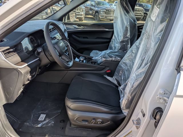 New 2026 Jeep Grand Cherokee Altitude AWD/4WD image 9
