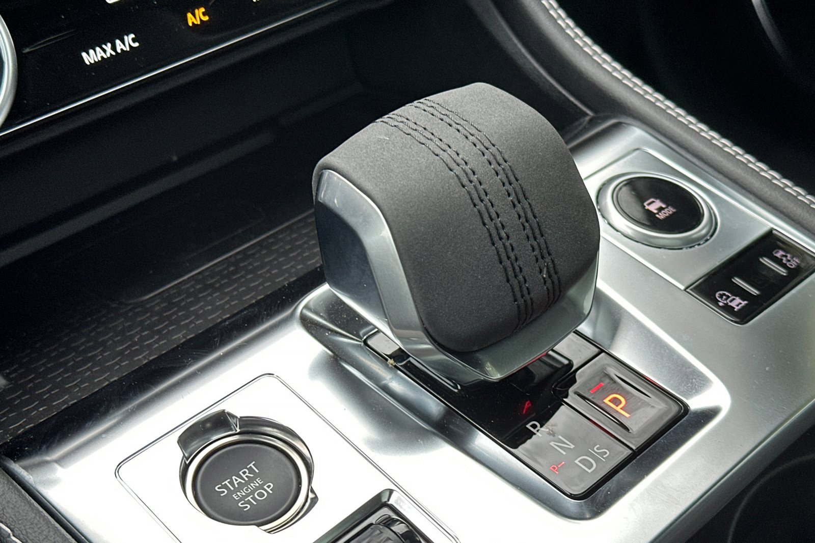 New 2025 Jaguar F-PACE R-Dynamic S image 22