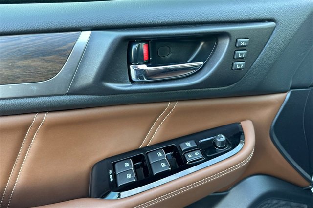 Used 2019 Subaru Outback 3.6R Touring image 11