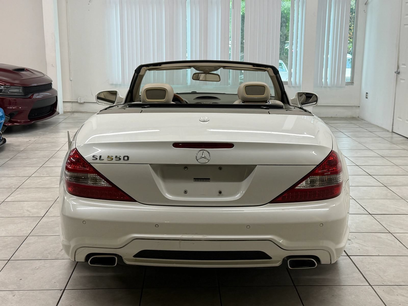 Used 2009 Mercedes-Benz SL 550 image 8