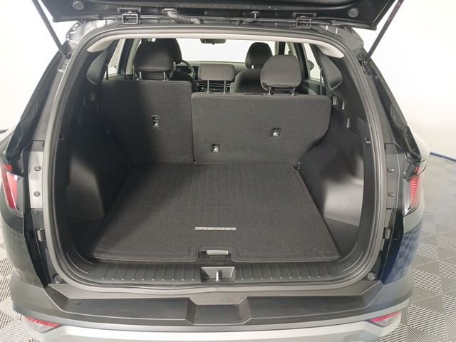 Used 2025 Hyundai Tucson SE image 11