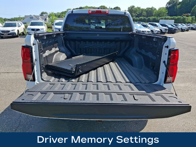 Used 2024 Chevrolet Colorado ZR2 w/ ZR2 Convenience Package III AWD/4WD image 32