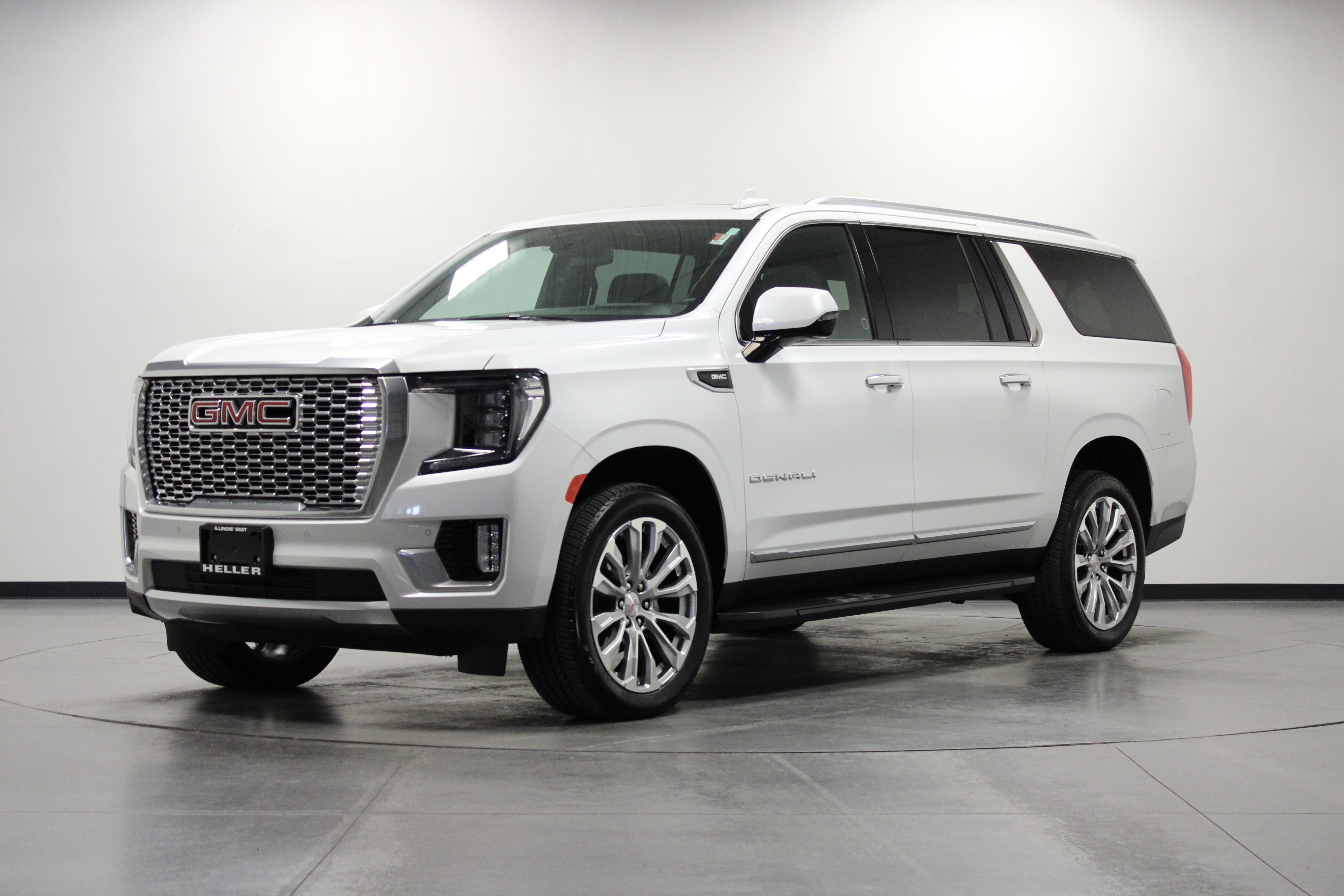 Used 2024 GMC Yukon XL Denali image 8