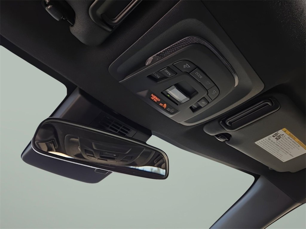 Used 2023 Toyota Corolla SE w/ SE Package image 17