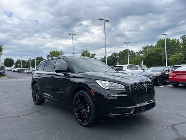 Used 2023 Lincoln Corsair Reserve w/ Jet Appearance Package FWD image 4