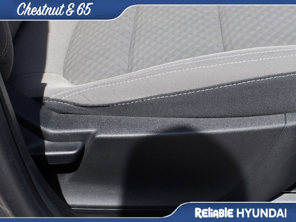 Used 2022 Ford Escape SE w/ Convenience Package image 11