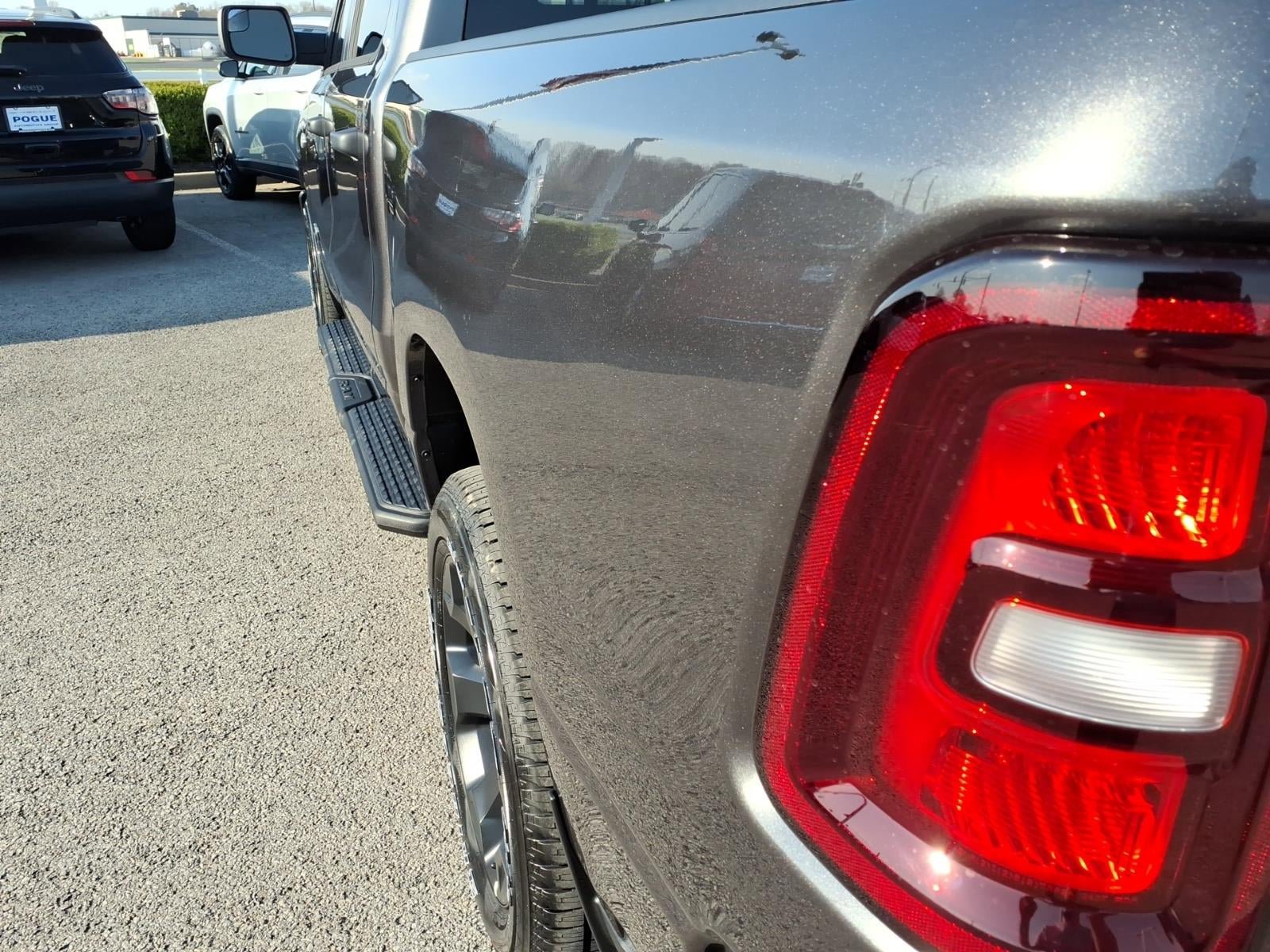 New 2026 RAM 1500 Express AWD/4WD image 21