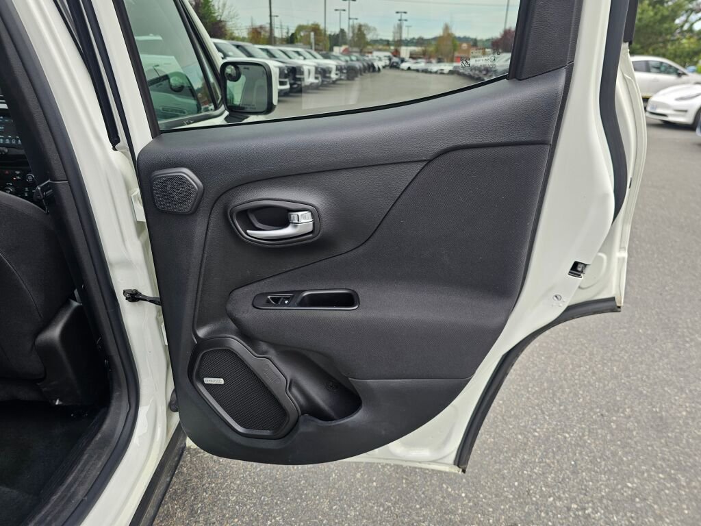 Used 2021 Jeep Renegade Latitude w/ Sun & Sound Group AWD/4WD image 14