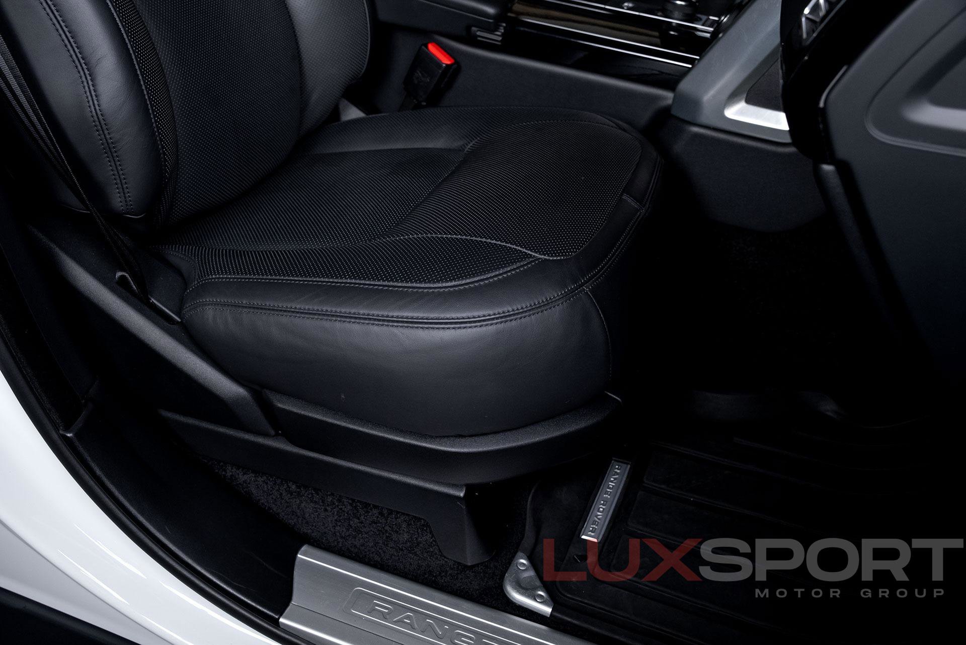 Used 2019 Land Rover Range Rover HSE image 54