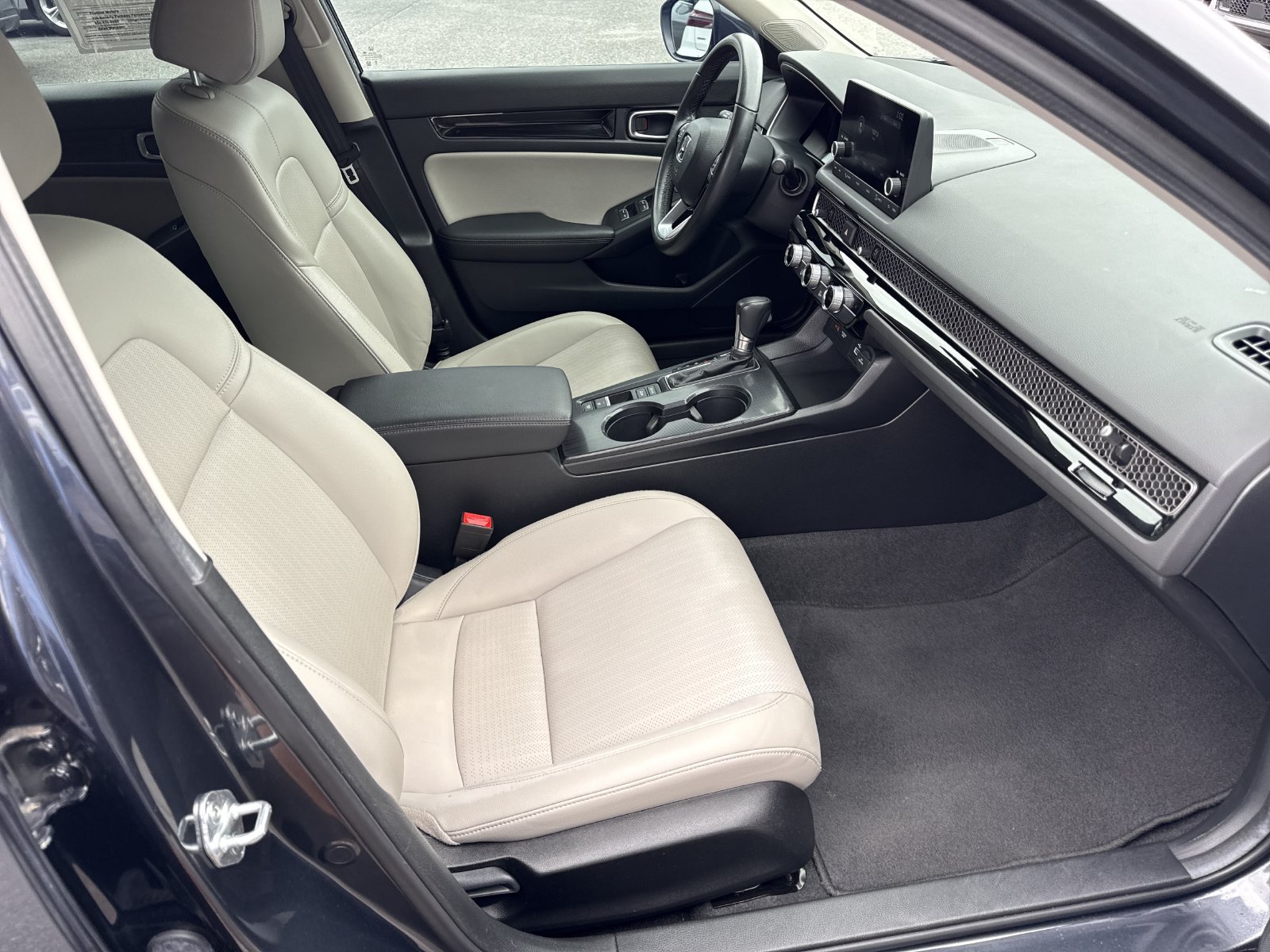 Used 2024 Honda Civic EX-L image 28