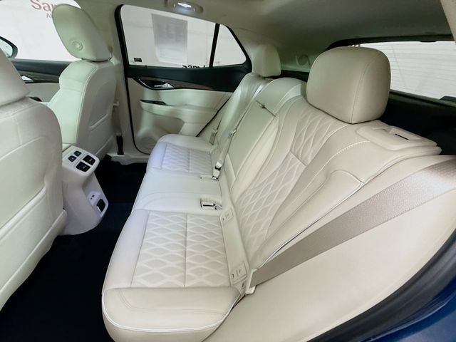 Used 2023 Buick Envision Avenir image 28