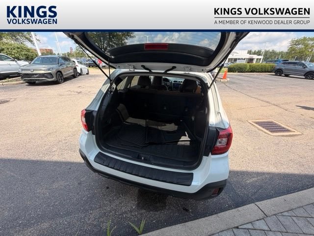 Used 2018 Subaru Outback 3.6R Touring w/ Popular Package #3 AWD/4WD image 13