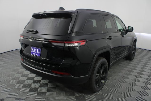 New 2025 Jeep Grand Cherokee Limited w/ Luxury Tech Group II image 28