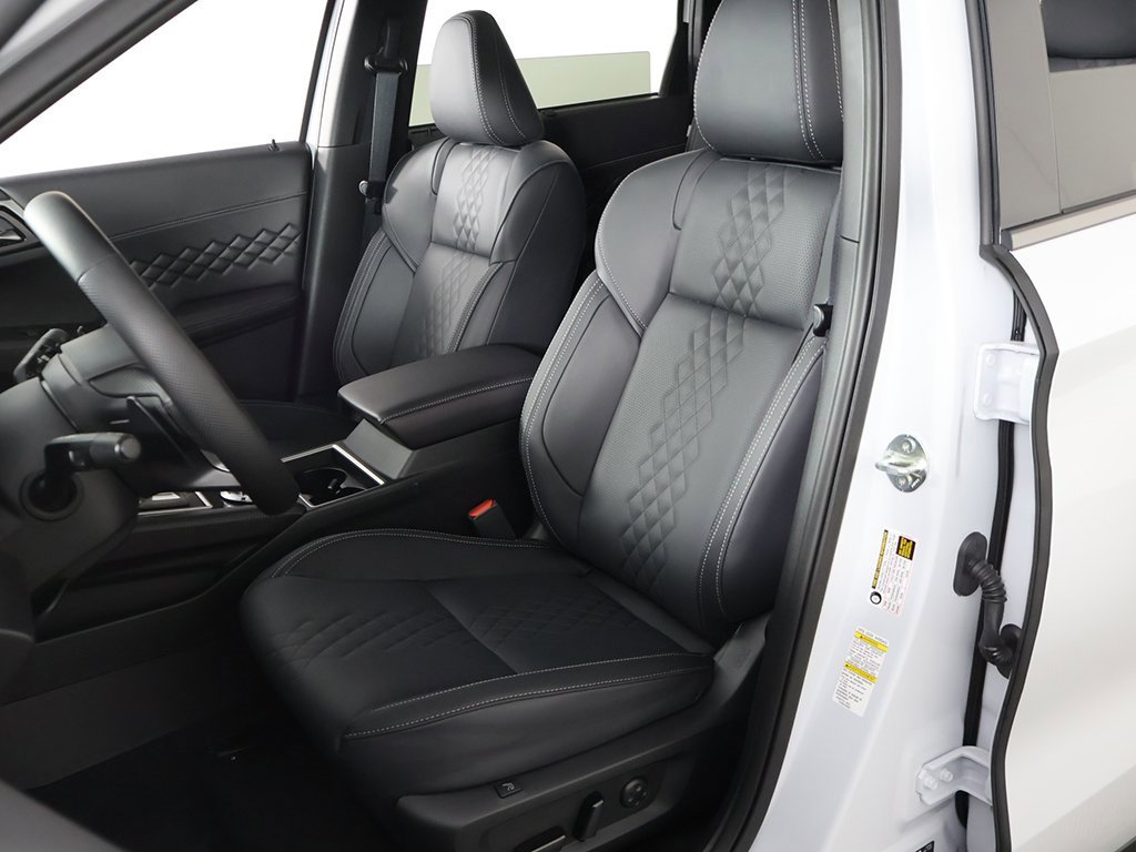 New 2025 Mitsubishi Outlander SEL Black Edition image 32