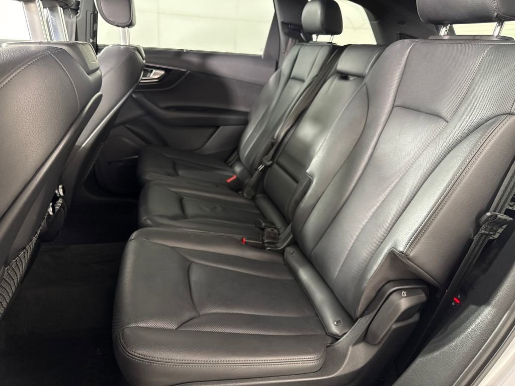 Used 2018 Audi Q7 3.0T Prestige image 12