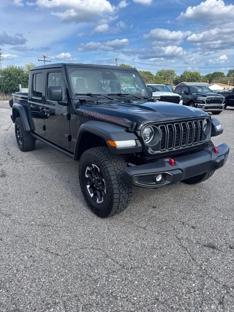Used 2026 Jeep Gladiator Rubicon AWD/4WD image 3