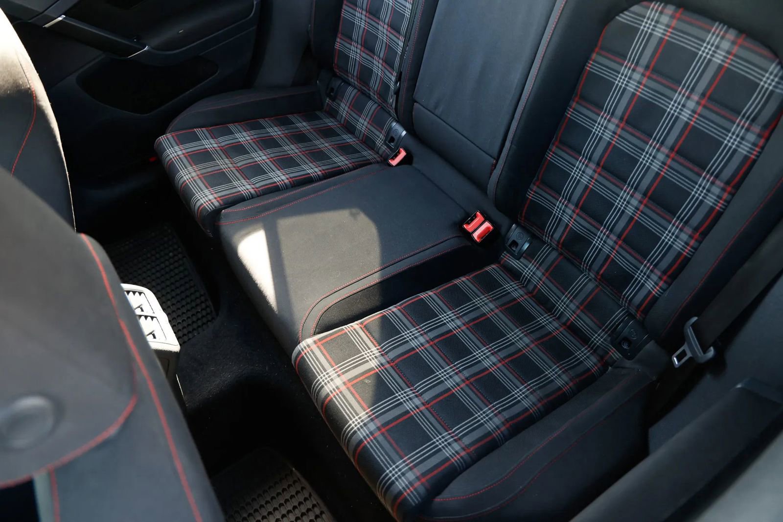 Used 2017 Volkswagen GTI Sport image 14