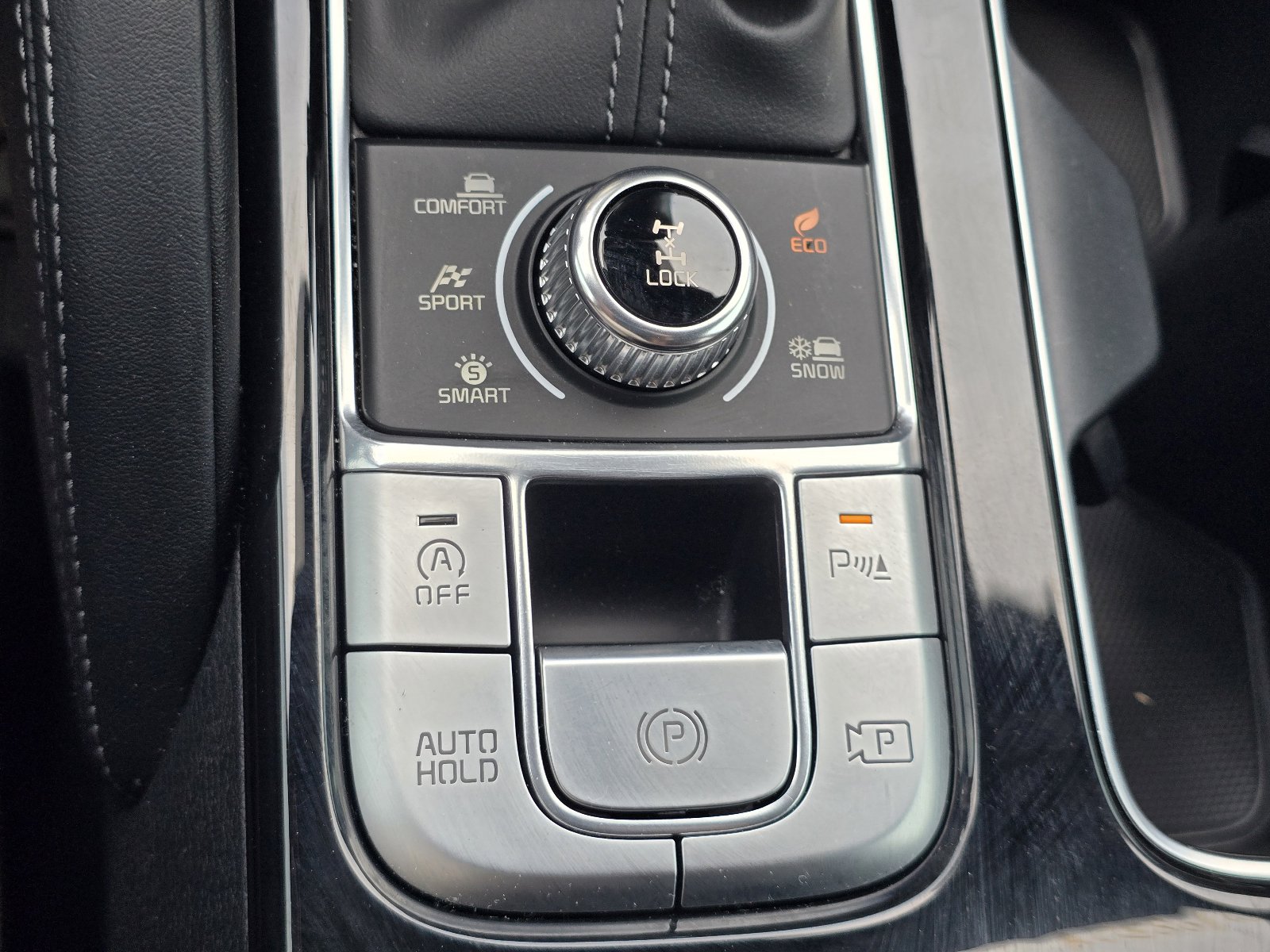 Used 2024 Kia Telluride SX Prestige w/ Towing Package AWD/4WD image 21