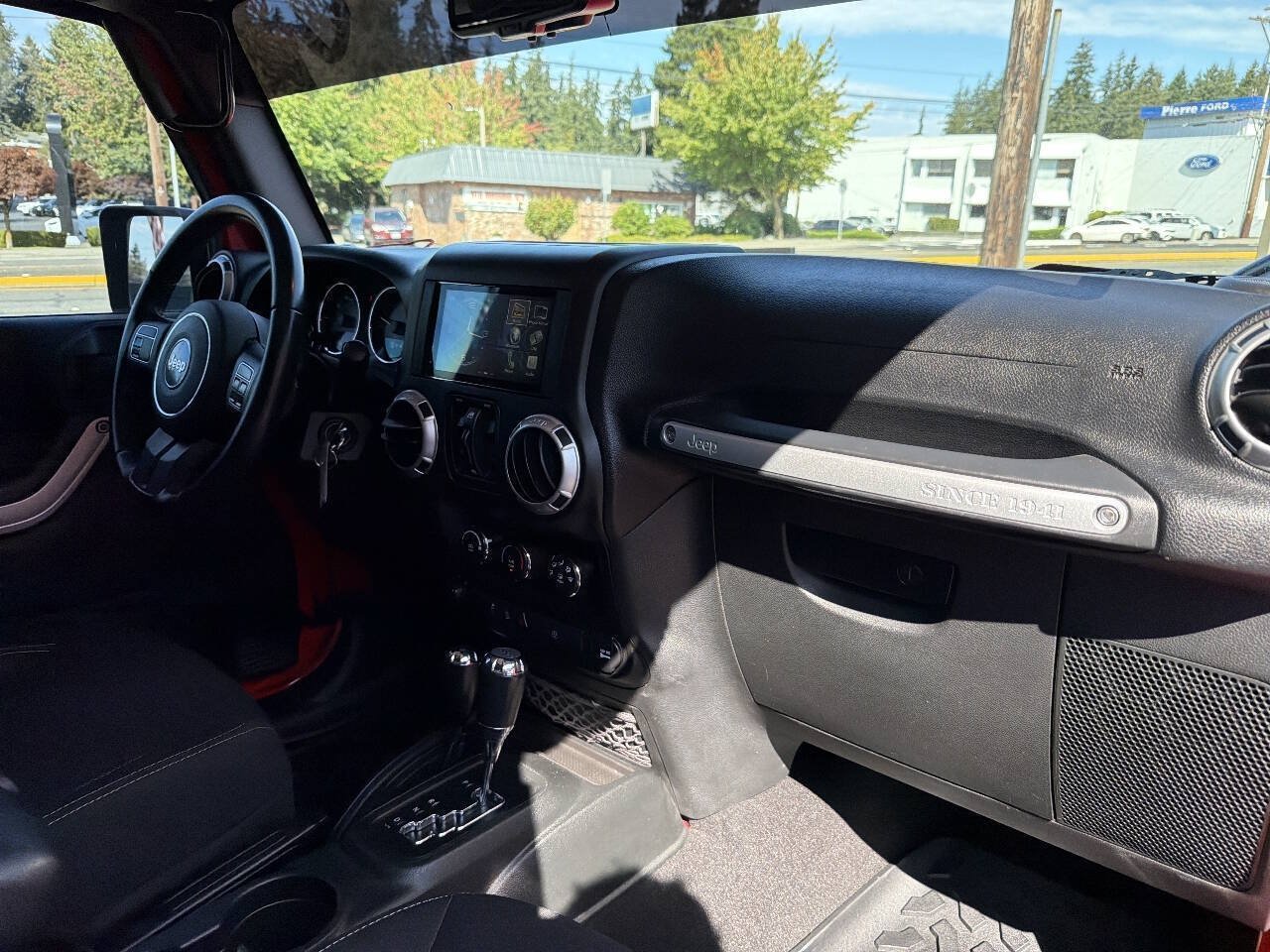 Used 2017 Jeep Wrangler Unlimited Sahara AWD/4WD image 22