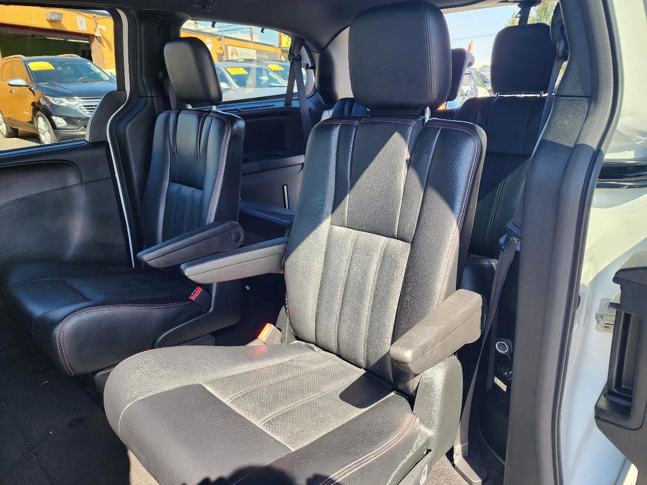 Used 2017 Dodge Grand Caravan GT FWD image 23