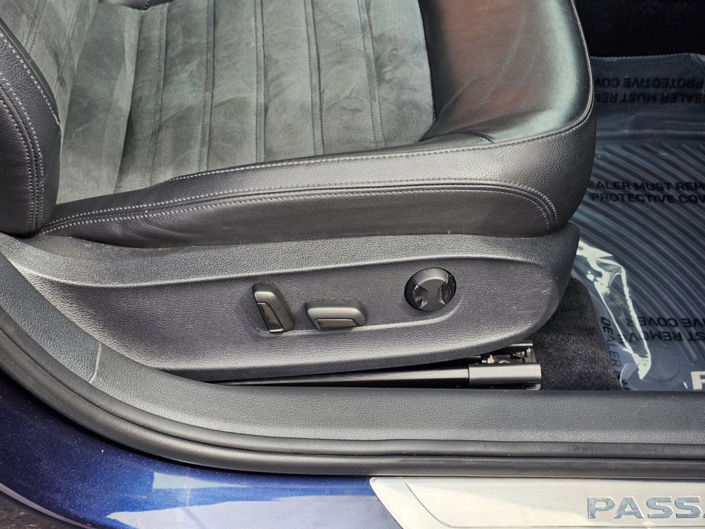 Used 2015 Volkswagen Passat TDI SEL Premium FWD image 26